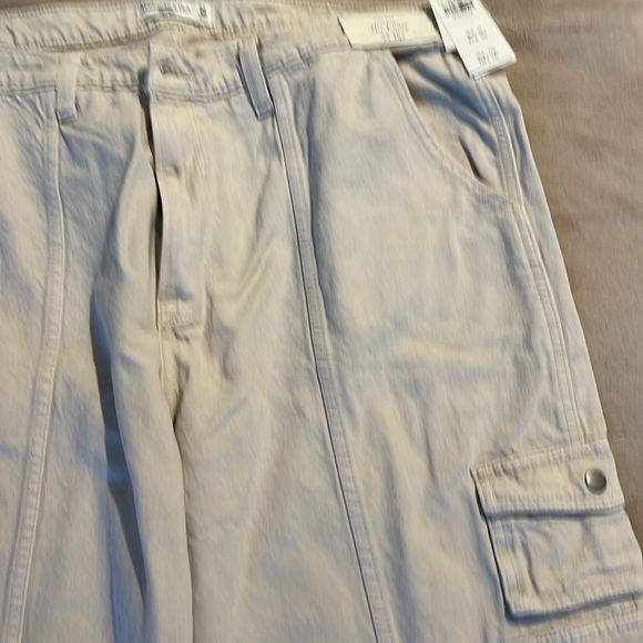 Abercrombie and Fitch loose high rise pants NWT - Picture 2 of 9